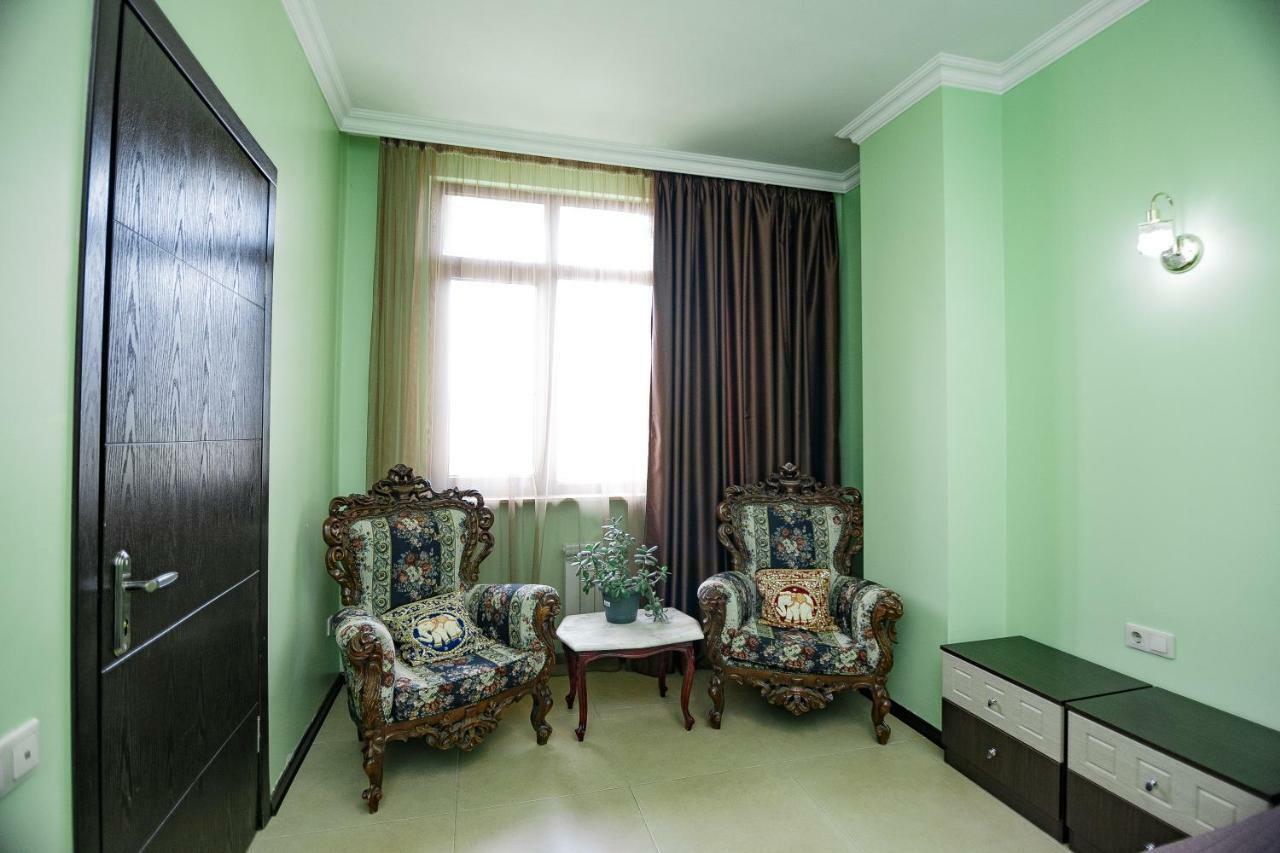 Apartment On Javakhishvili บาทูมิ ภายนอก รูปภาพ