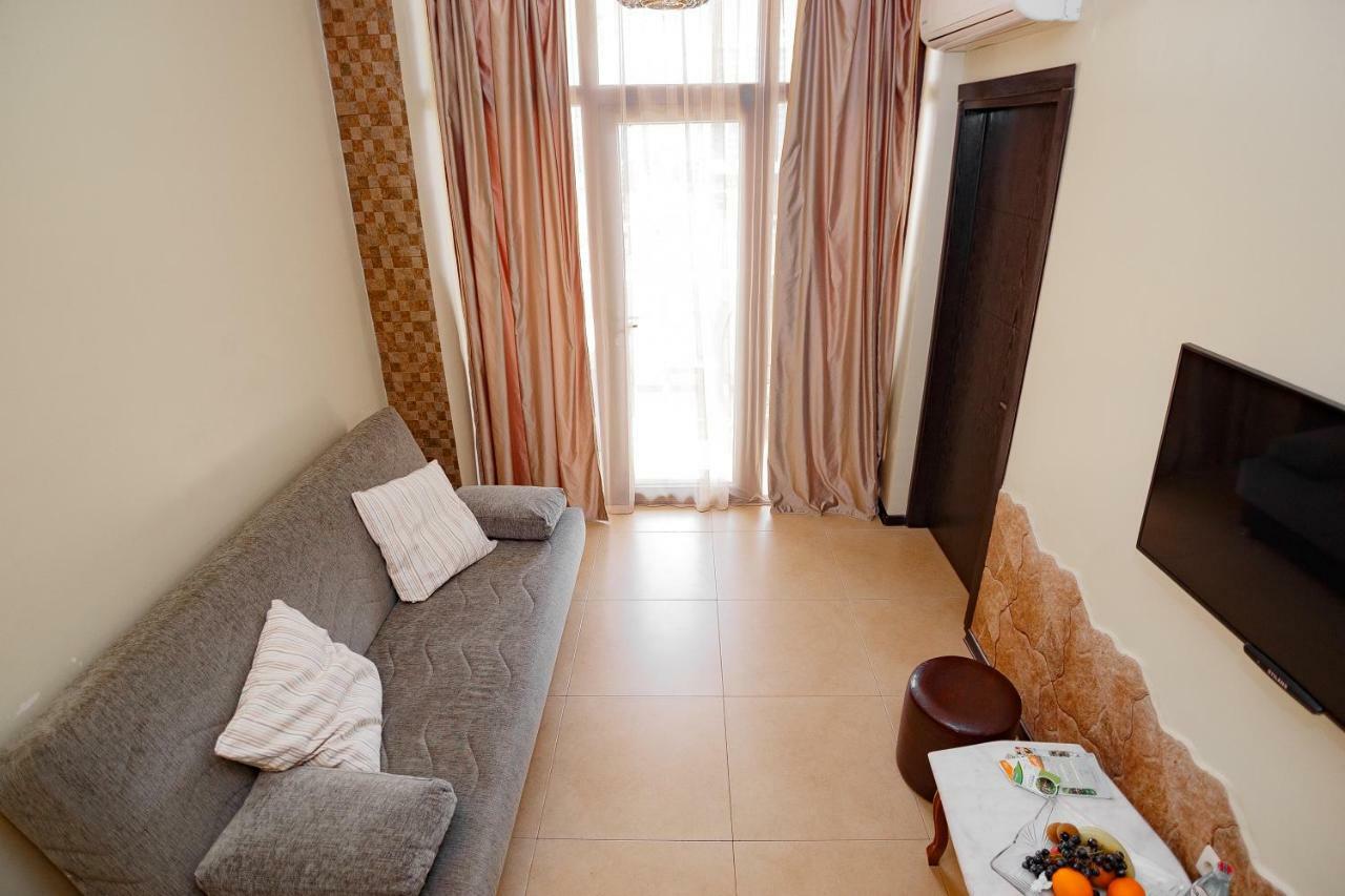 Apartment On Javakhishvili บาทูมิ ภายนอก รูปภาพ