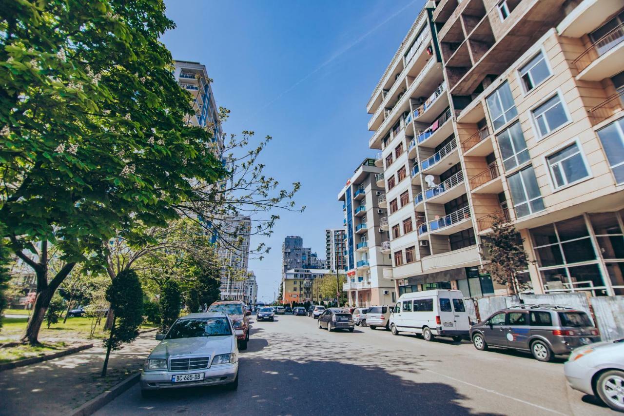 Apartment On Javakhishvili บาทูมิ ภายนอก รูปภาพ
