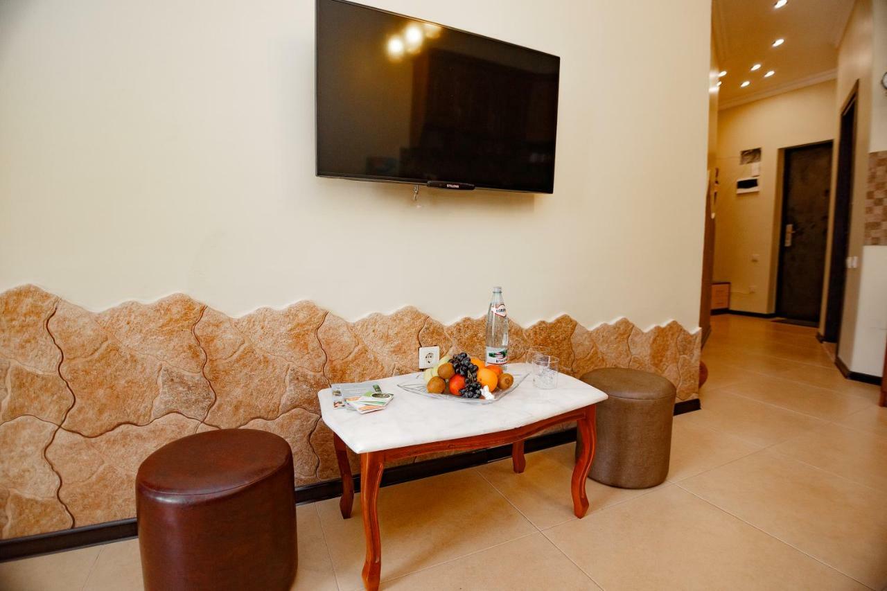 Apartment On Javakhishvili บาทูมิ ภายนอก รูปภาพ